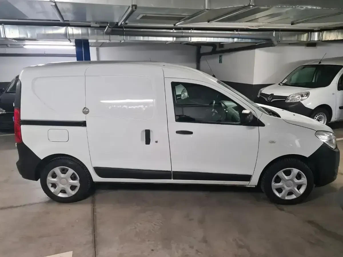 Käytetty Dacia Dokker Essentiel 109 HP (80 kW) 2021 Valkoinen Tila-auto