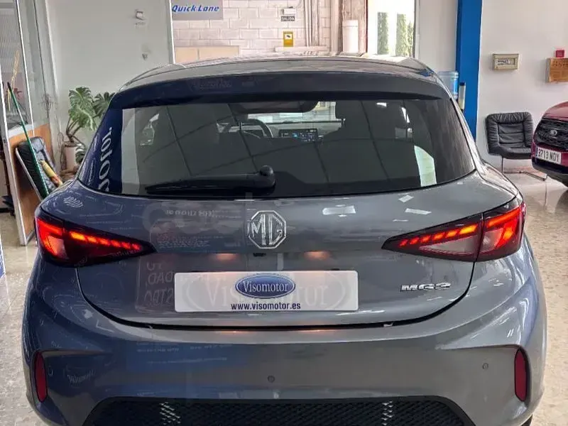 Usado MG MG3 Comfort 116 CV (85 kW) 2025 Gris / plata Utilitario