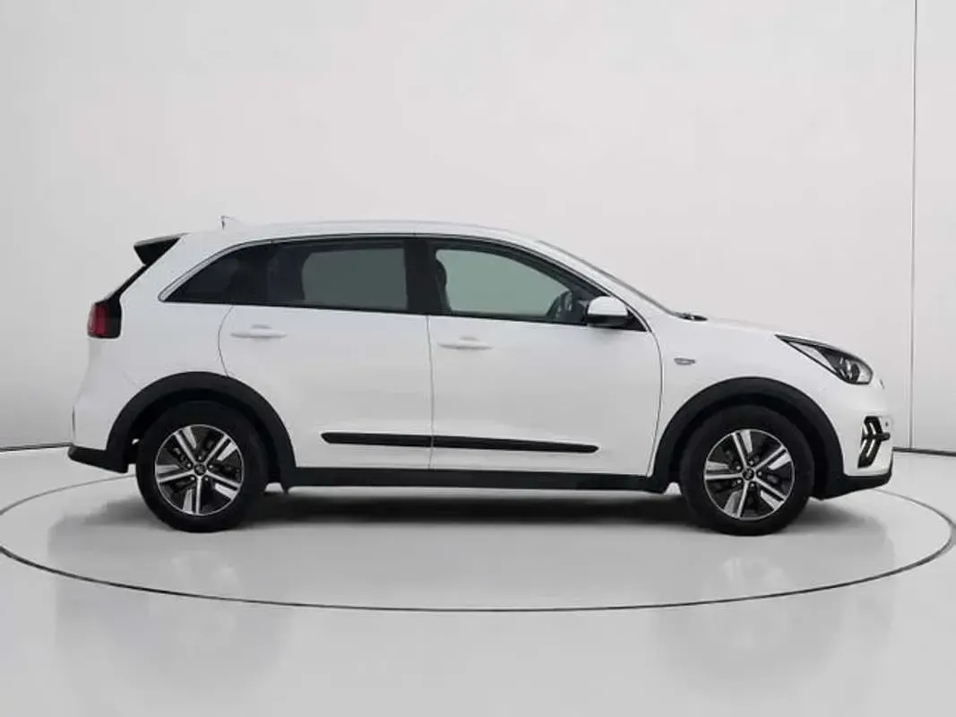 Usado Kia Niro 141 CV (103 kW) 2021 Blanco SUV