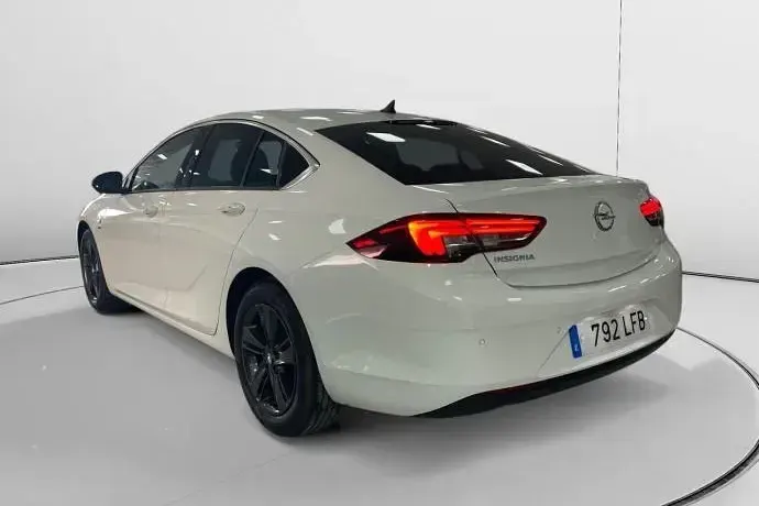 Usado Opel Insignia 140 CV (102 kW) 2020
