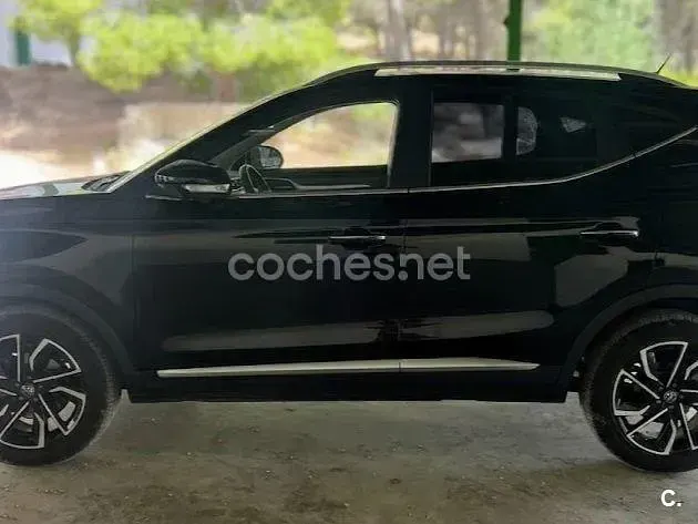 Usado MG ZS Luxury 106 CV (77 kW) 2023 Negro SUV