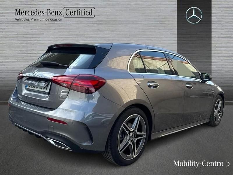 Usado Mercedes A180 116 CV (85 kW) 2024 Gris montaña Utilitario