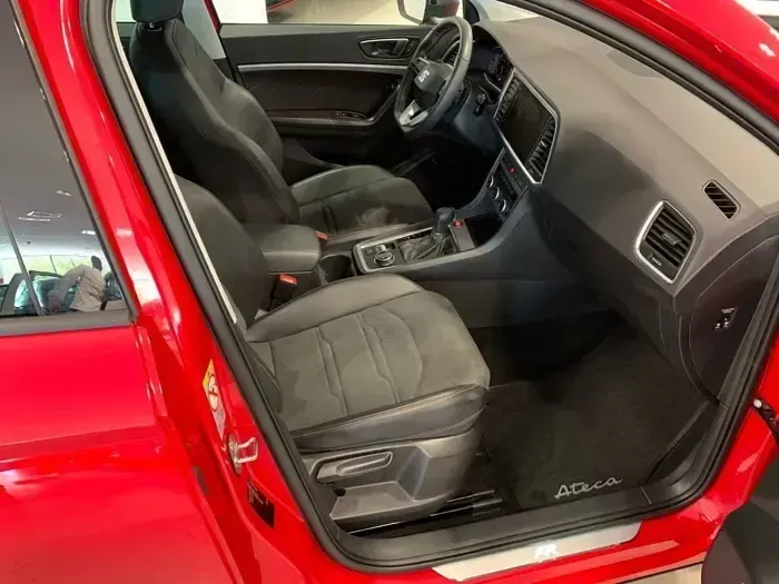 Usado Seat Ateca FR 150 CV (110 kW) 2025 Rojo SUV