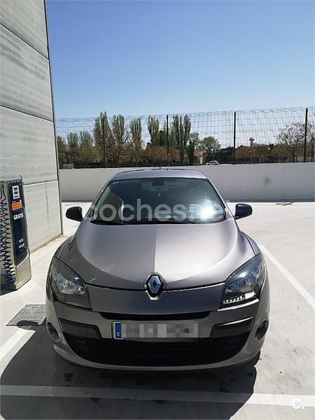 Usado Renault Mégane 110 CV (80 kW) 2011 Gris / plata Berlina