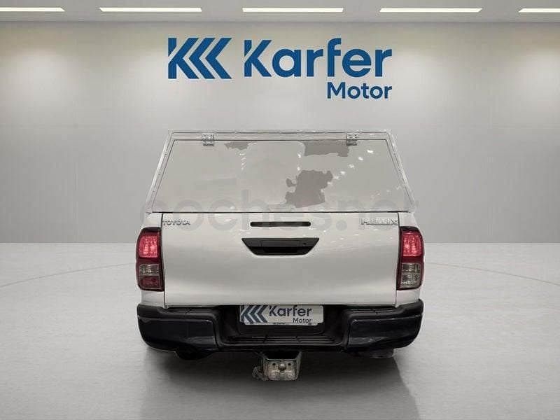 Usado Toyota HiLux 150 CV (110 kW) 2021 Blanco Recogida