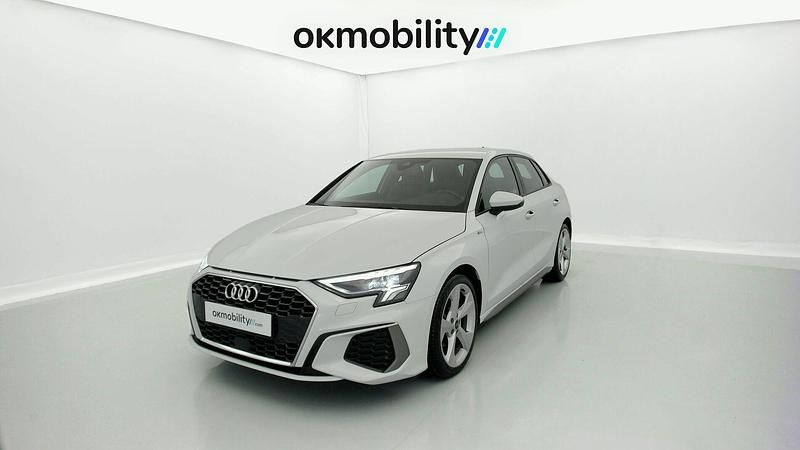 Usado Audi A3 Sportback e-tron S-Line 150 CV (110 kW) 2024 Gletscherweiß met. Utilitario