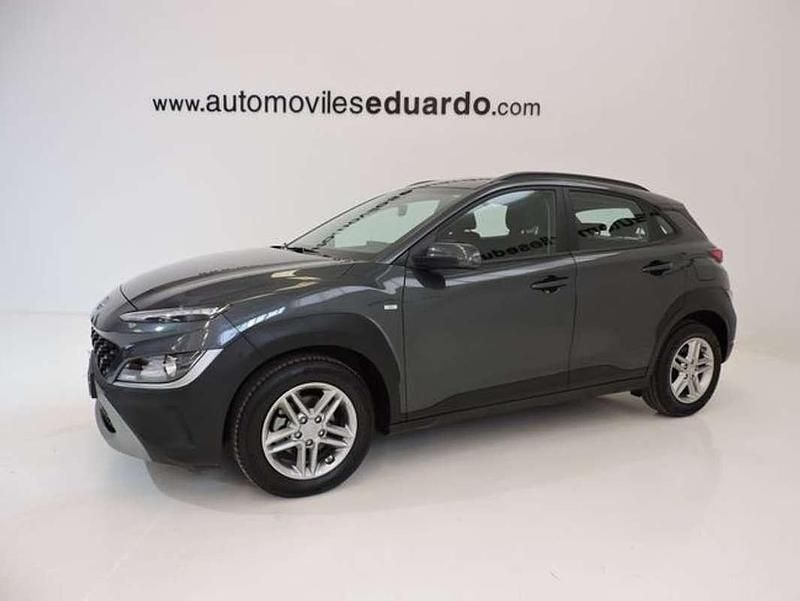 Usado Hyundai Kona 121 CV (88 kW) 2021 Gris SUV