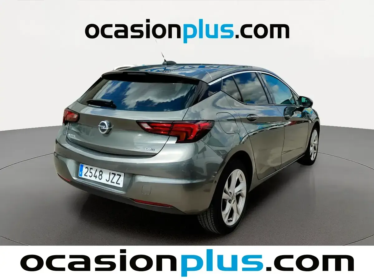 Usado Opel Astra Dynamic 110 CV (80 kW) 2017 Gris