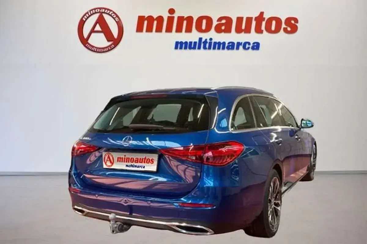 Usado Mercedes C300 313 CV (230 kW) 2023 Azul Familiar