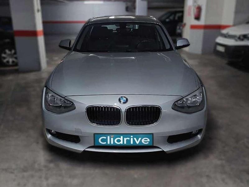 Usado BMW 116 116 CV (85 kW) 2011 Gris Utilitario