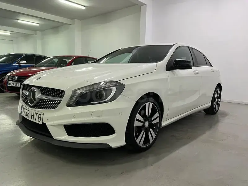 Usado Mercedes A200 AMG line 136 CV (100 kW) 2013 Blanco Utilitario