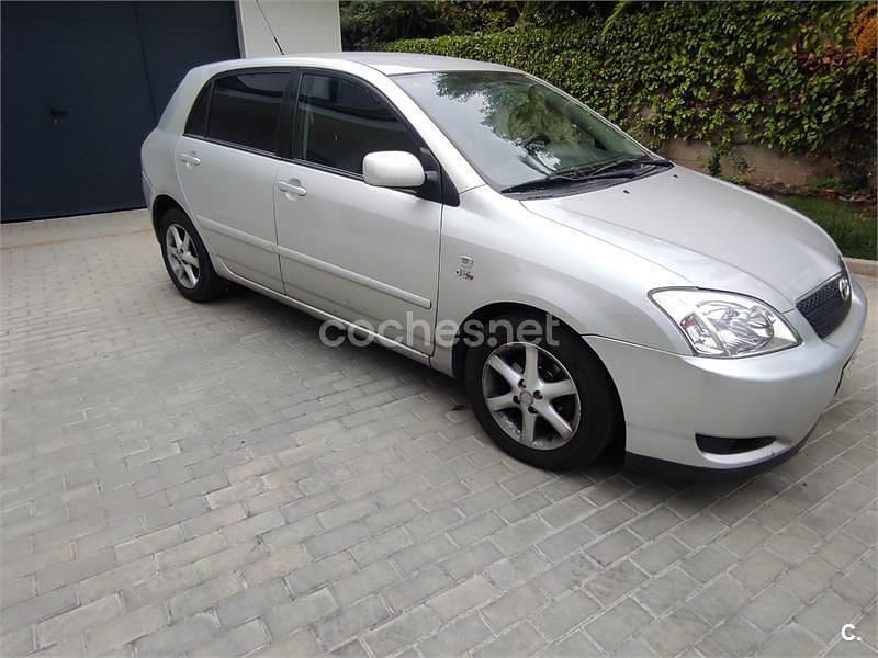 Usado Toyota Corolla Sol 116 CV (85 kW) 2004 Gris / plata Berlina
