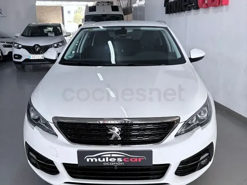 Usado Peugeot 308 SW Style 130 CV (95 kW) 2020 Blanco Familiar