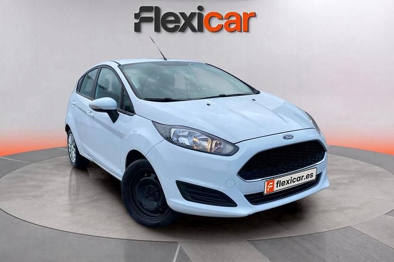Blanco Usado 2017 Ford Fiesta Trend Berlina | 6990 € (Super precio) - Imagen 1/4