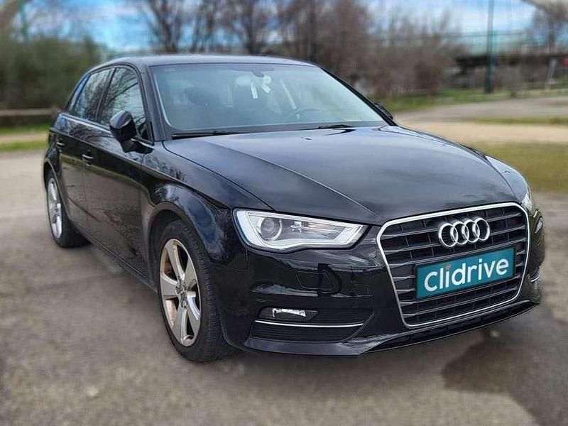 Usado Audi A3 Sportback Attraction 150 CV (110 kW) 2014 Negro Utilitario