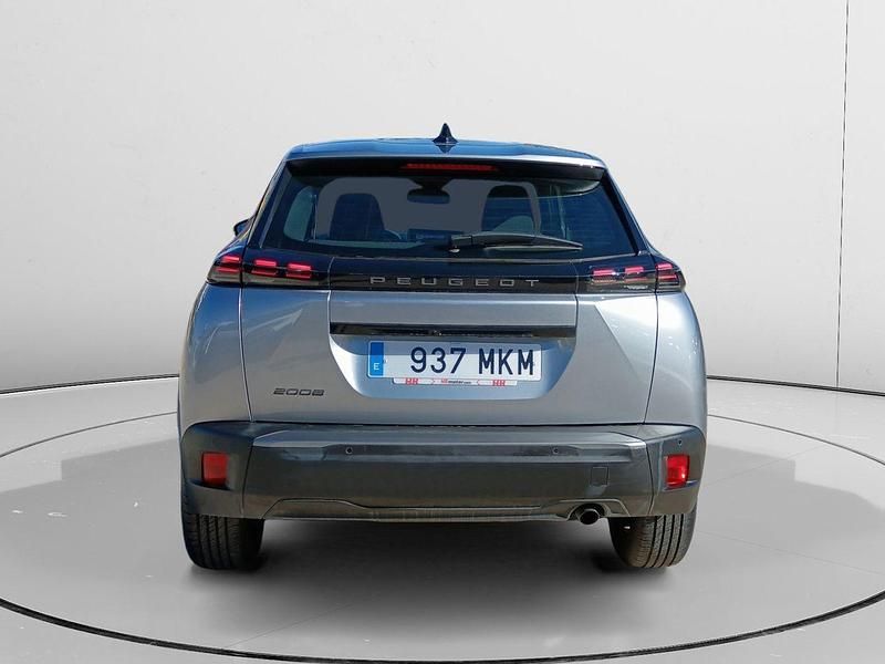 Usado Peugeot 2008 Active 101 CV (74 kW) 2023 Gris SUV