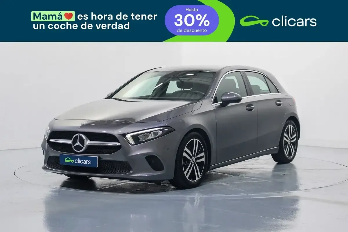 Usado Mercedes A180 116 HP (85 kW) 2022 Cinzento Sedan