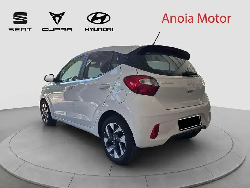 Usado Hyundai i10 67 CV (49 kW) 2024 Blanco Utilitario