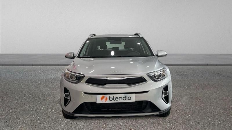 Usado Kia Stonic 79 CV (58 kW) 2024 Gris SUV