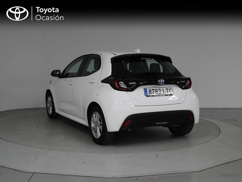 Usado Toyota Yaris Hybrid Business Edition 116 CV (85 kW) 2021 Blanco Berlina