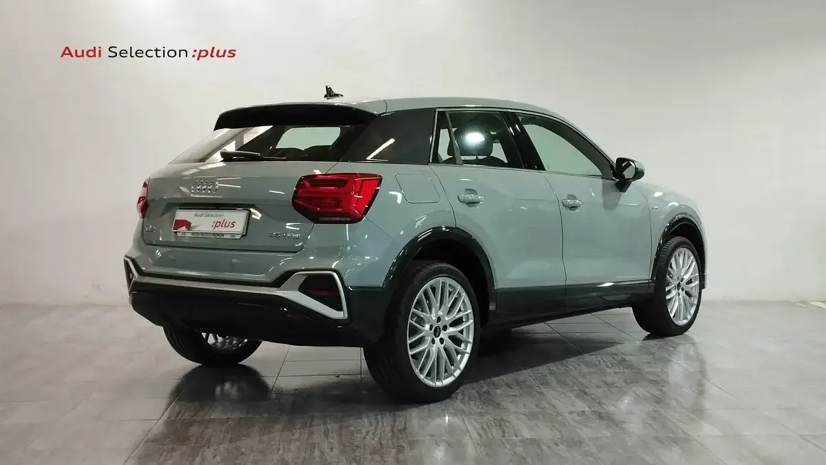 Usado Audi Q2 S-Line 150 CV (110 kW) 2025 Gris SUV