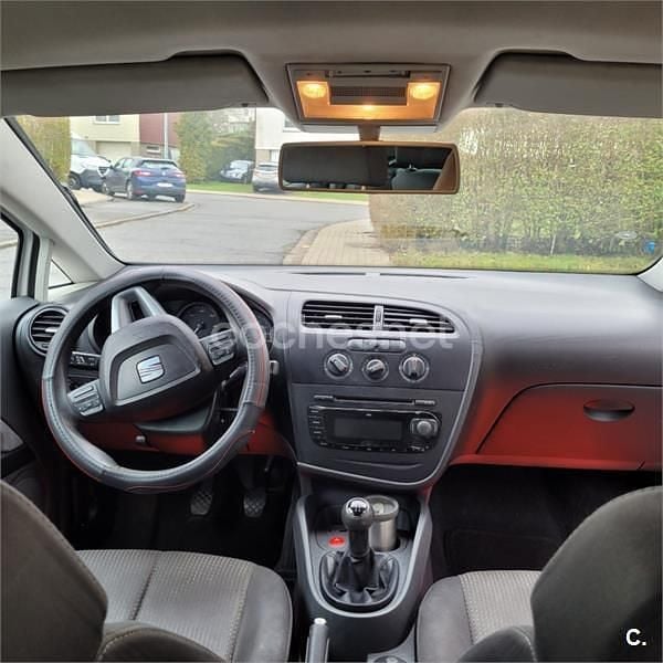 Usado Seat Leon Style 105 CV (77 kW) 2010 Blanco Utilitario