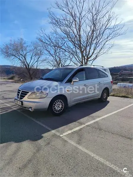 Usado SsangYong Rodius Limited 165 CV (121 kW) 2005 Gris / plata Monovolumen