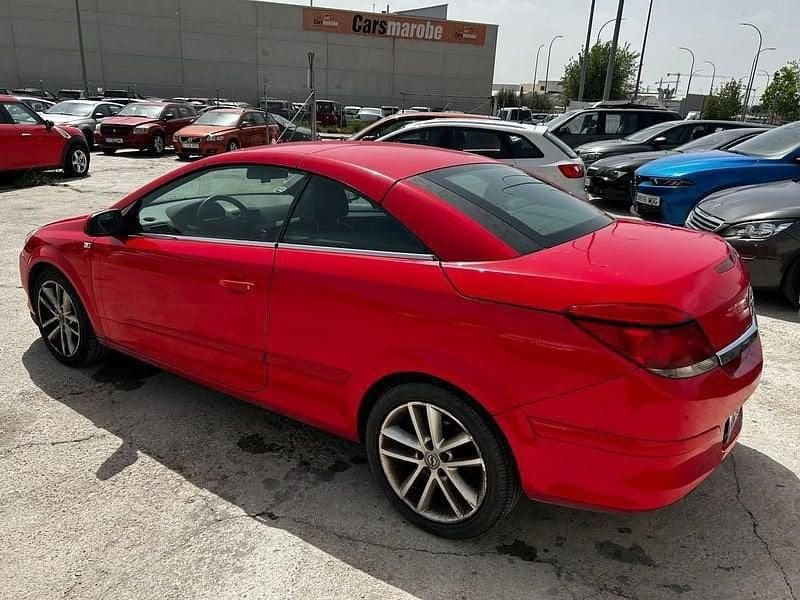 Usado Opel Astra Cosmo 150 CV (110 kW) 2007 Rojo