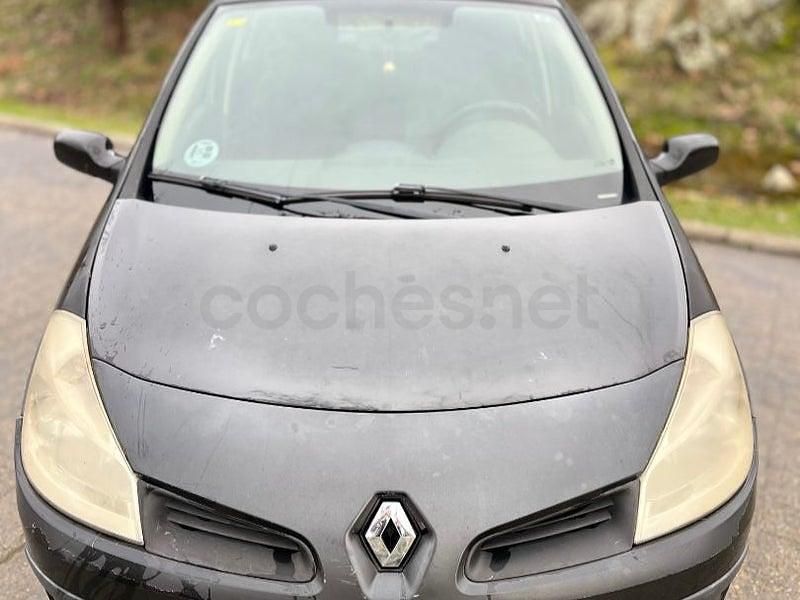 Usado Renault Clio II Dynamique 85 CV (62 kW) 2008 Negro Berlina
