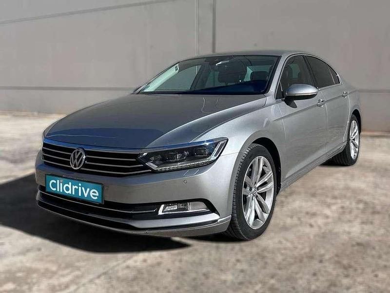 Usado VW Passat Sport 190 HP (139 kW) 2017 Azul Sedan