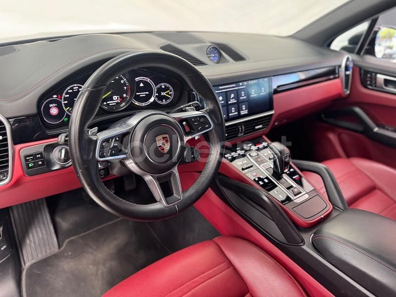 Usado Porsche Cayenne 462 CV (339 kW) 2019 Gris / plata SUV