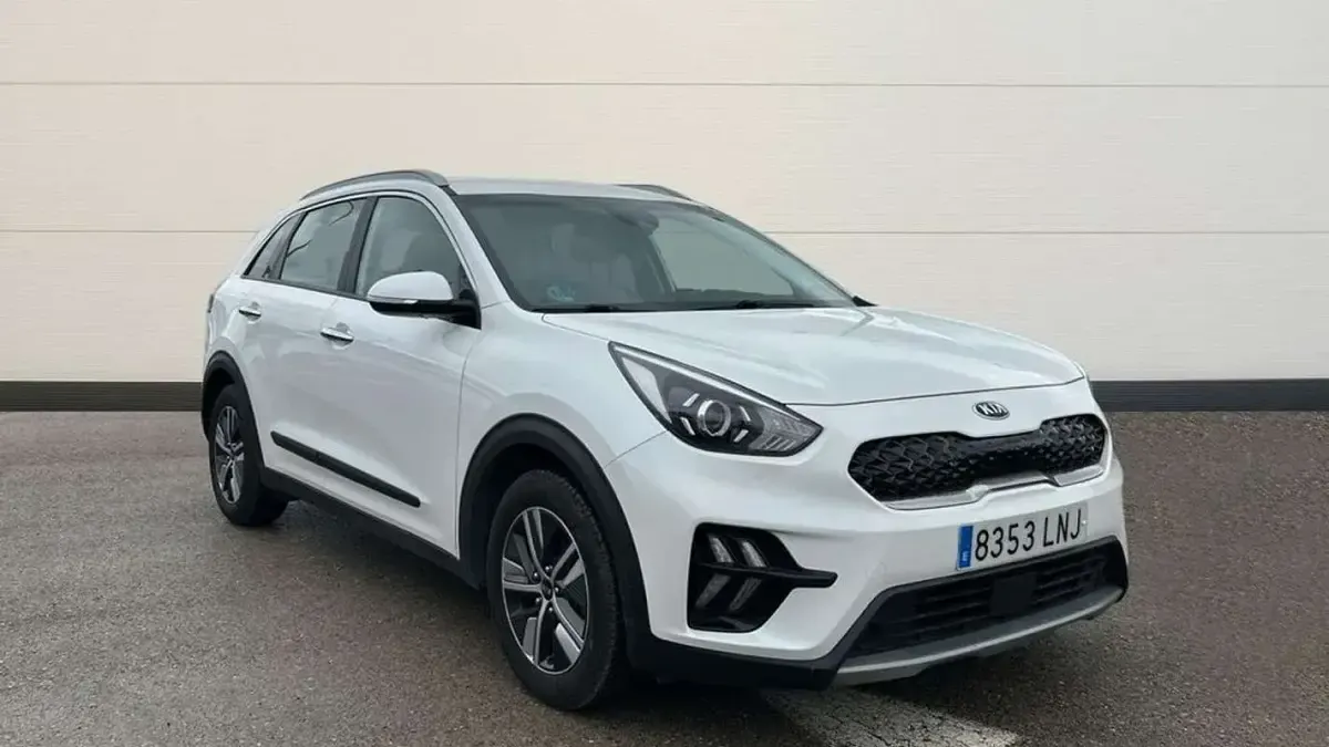 Usado Kia Niro 143 HP (105 kW) 2021 Branco SUV