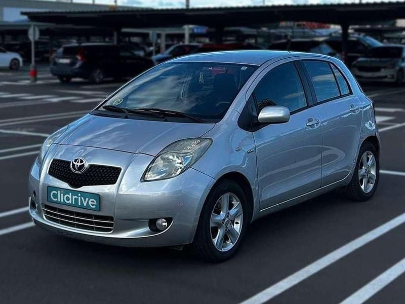 Usado Toyota Yaris Live 90 CV (66 kW) 2007 Gris Utilitario