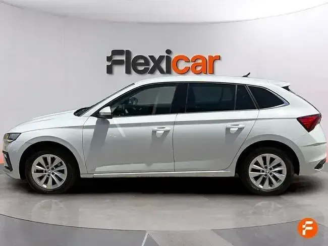 Usado Skoda Scala Selection 115 CV (84 kW) 2024 Blanco Utilitario