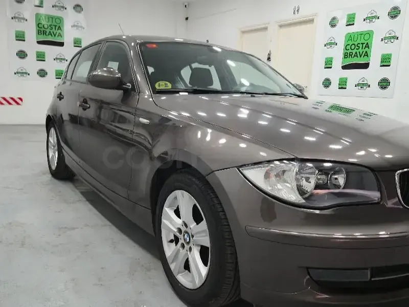 Usado BMW 118 Comfort Edition 143 CV (105 kW) 2007 Marrón Utilitario