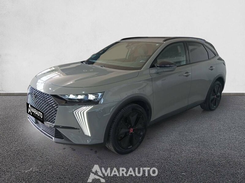Gris Usado 2023 DS Automobiles DS7 Crossback Performance SUV | 29.990 € (Un poco caro) - Imagen 1/4