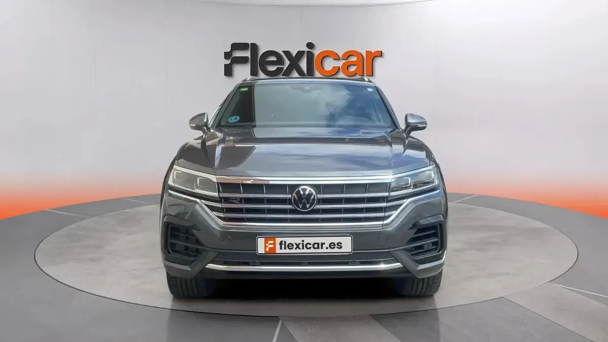 Usado VW Touareg R-line 286 CV (210 kW) 2022 Gris SUV
