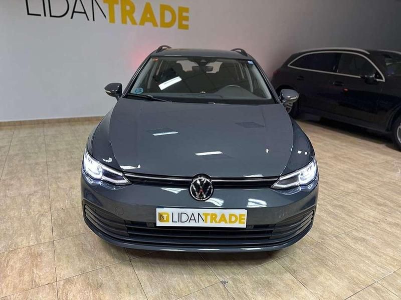 Usado VW Golf VIII Life 116 CV (85 kW) 2021 Gris Familiar