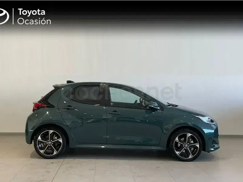 Usado Toyota Yaris Hybrid Style 116 CV (85 kW) 2025 Verde Berlina