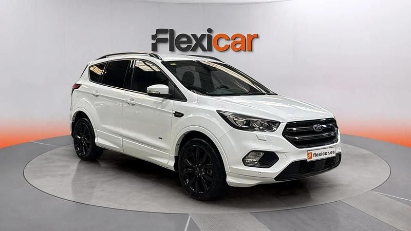 Usado Ford Kuga ST-Line 177 CV (130 kW) 2018 Blanco SUV