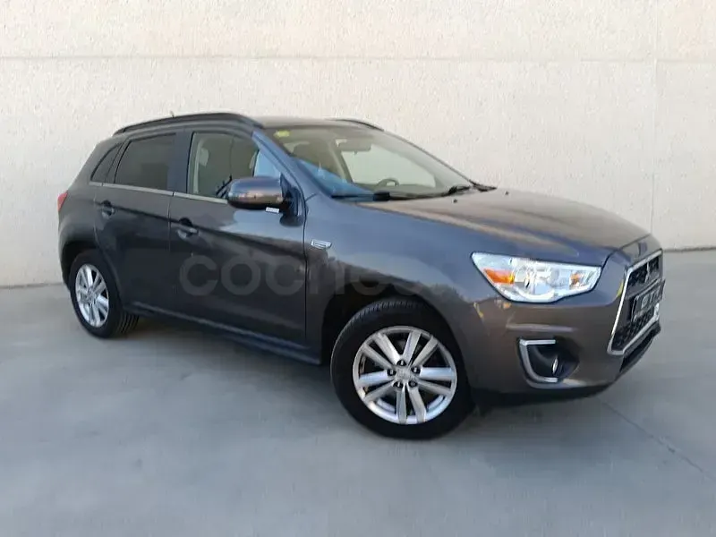 Usado Mitsubishi ASX Motion 116 CV (85 kW) 2013 Gris / plata SUV
