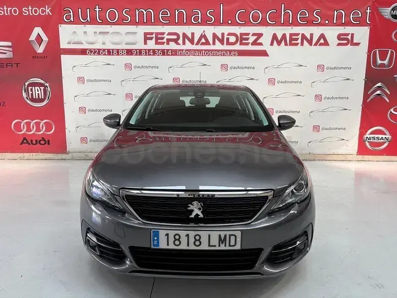 Usado Peugeot 308 Active 100 CV (73 kW) 2020 Gris / plata Berlina