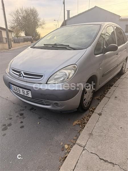 Gris / plata Usado 2001 Citroën Xsara Picasso Monovolumen | 1800 € (Precio justo) - Imagen 1/4