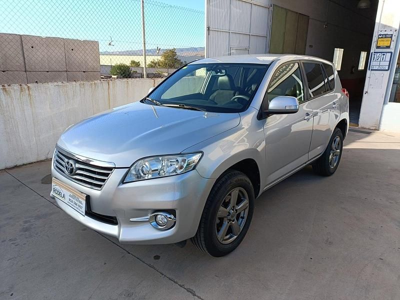 Usado Toyota RAV4 Executive 150 CV (110 kW) 2012 Gris plata SUV