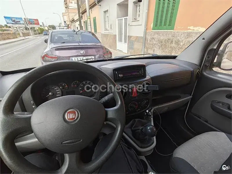 Usado Fiat Doblò Dynamic 70 CV (51 kW) 2009 Blanco Monovolumen