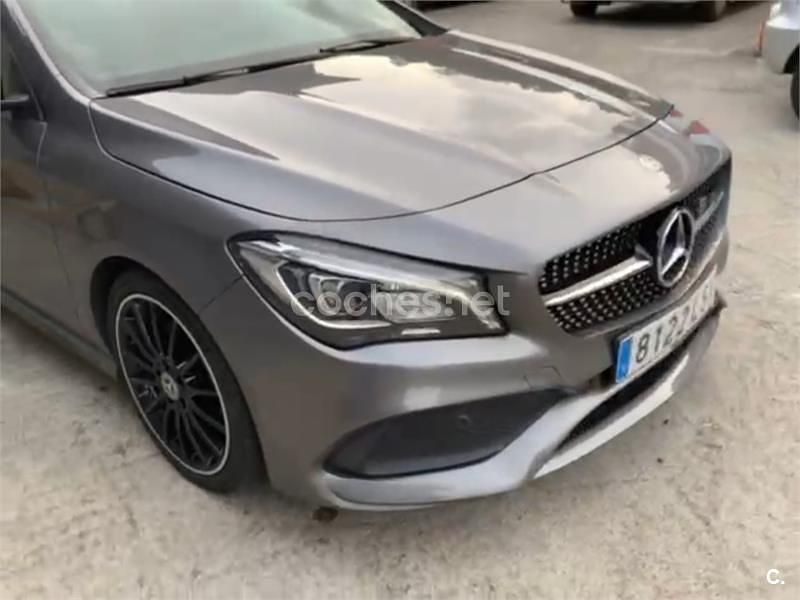 Usado Mercedes CLA200 Shooting Brake AMG line 136 CV (100 kW) 2017 Gris / plata Familiar