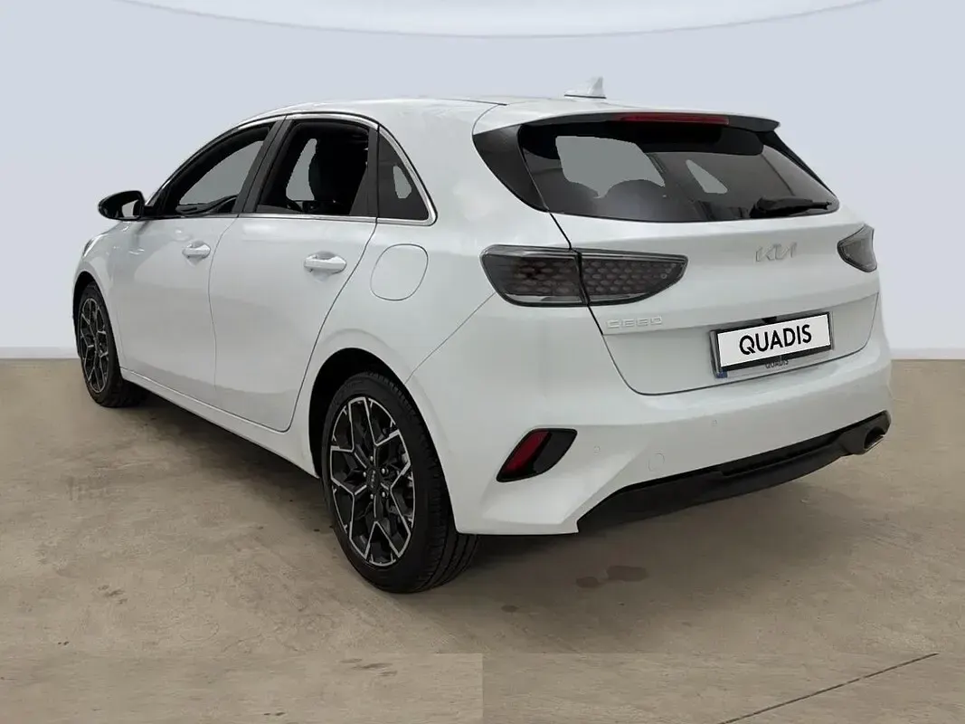 Usado Kia Ceed Style 100 CV (73 kW) 2025 Blanco Utilitario