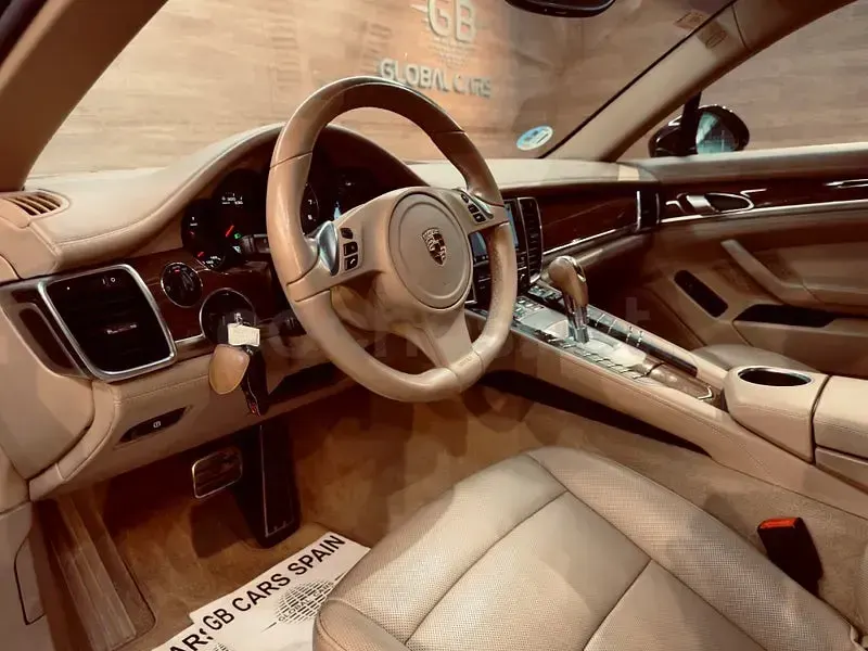 Usado Porsche Panamera S Hybrid 380 CV (279 kW) 2011 Marrón Utilitario