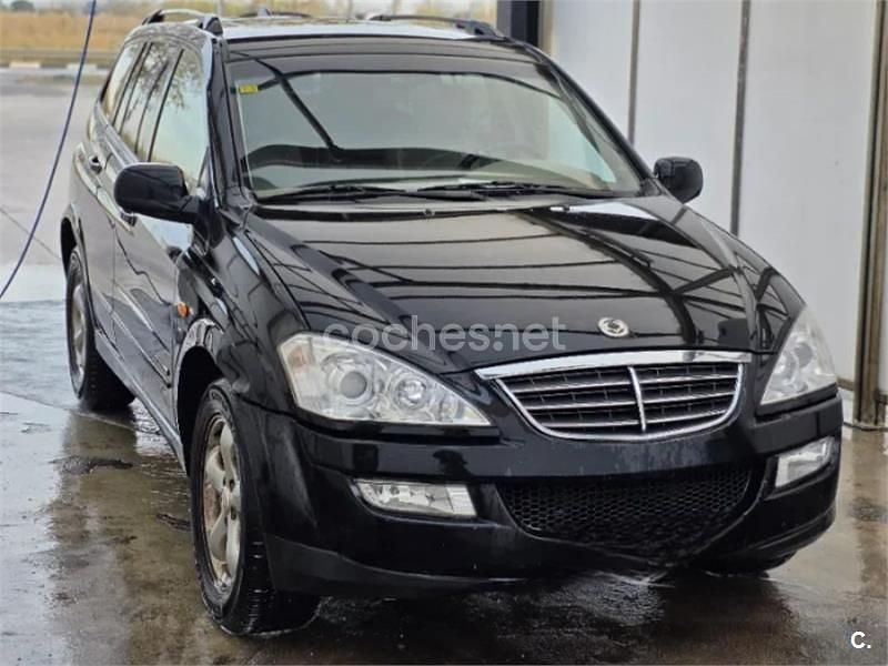 Negro Usado 2008 Ssangyong (KGM) Rodius Monovolumen | 3995 € (Buen precio) - Imagen 1/3