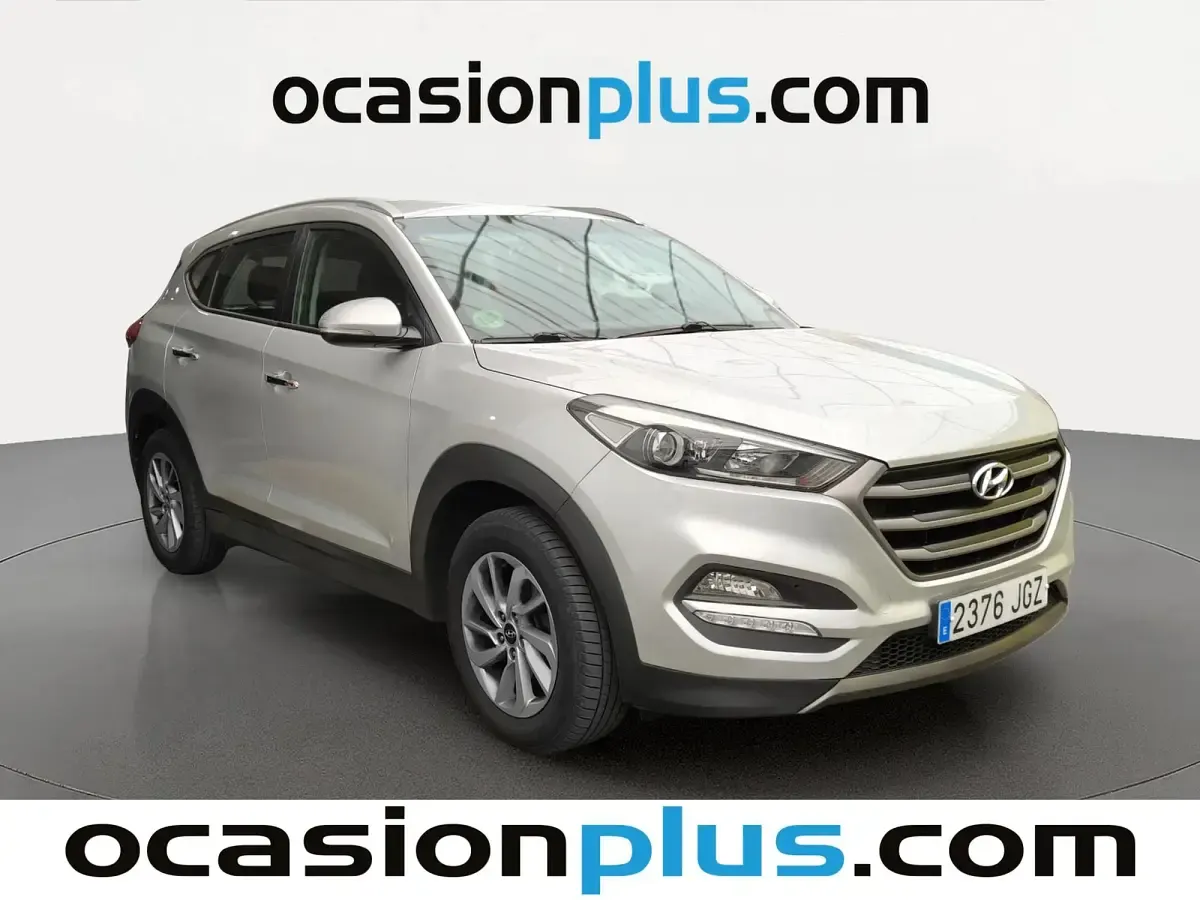 Usado Hyundai Tucson 115 CV (84 kW) 2015 Gris plata SUV